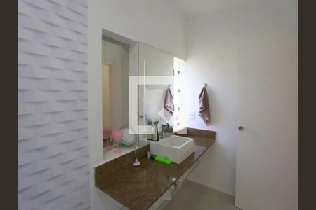 Casa à venda com 6 quartos, 50m² em Parque Maria Domitila, São Paulo