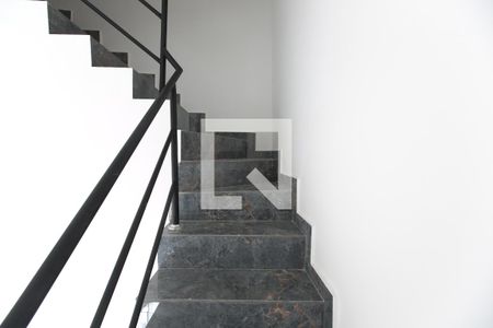 Escada de apartamento à venda com 2 quartos, 82m² em Itaquera, São Paulo