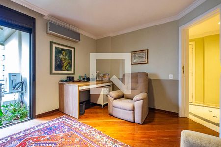 Sala de TV de apartamento à venda com 4 quartos, 240m² em Paraíso, São Paulo