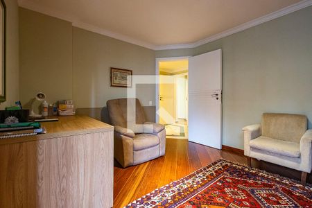 Sala de TV de apartamento à venda com 4 quartos, 240m² em Paraíso, São Paulo