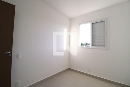 Quarto 1 de apartamento para alugar com 2 quartos, 52m² em Jaraguá, Uberlândia