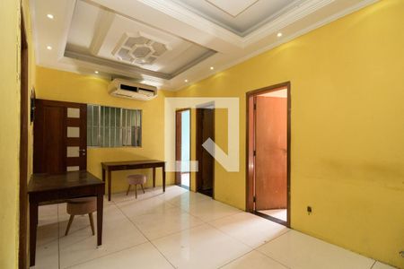 Sala de casa para alugar com 3 quartos, 93m² em Parque dos Bancarios, São Paulo