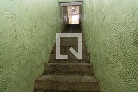 Escada de acesso/Entrada de casa para alugar com 3 quartos, 93m² em Parque dos Bancarios, São Paulo