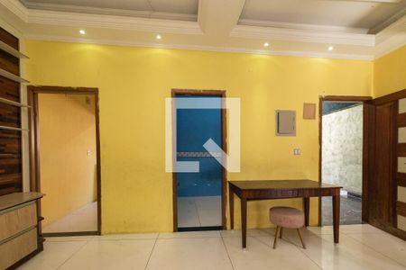 Sala de casa para alugar com 3 quartos, 93m² em Parque dos Bancarios, São Paulo