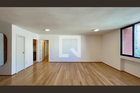 Sala de apartamento à venda com 3 quartos, 134m² em Cerqueira César, São Paulo