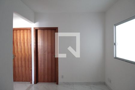 Sala de casa para alugar com 3 quartos, 60m² em Santa Martinha, Ribeirão das Neves
