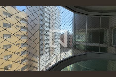 Vista da Sala de apartamento para alugar com 3 quartos, 70m² em Vila Tupi, Praia Grande