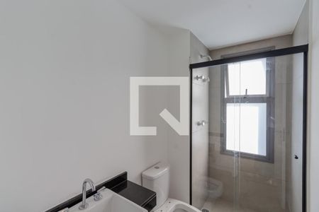 Banheiro de kitnet/studio para alugar com 1 quarto, 30m² em Indianópolis, São Paulo