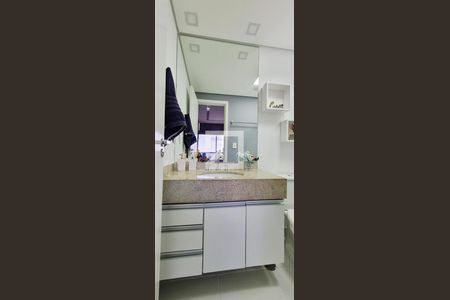 Banheiro da Suíte de apartamento para alugar com 1 quarto, 35m² em Real Parque, São Paulo