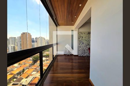 Varanda de apartamento à venda com 2 quartos, 156m² em Vila Nova Conceição, São Paulo