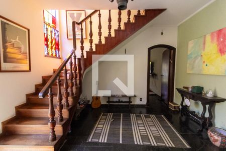 Escada de casa à venda com 5 quartos, 450m² em Vila Elvira, São Paulo
