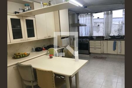 Casa à venda com 4 quartos, 550m² em Jardim Guedala, São Paulo