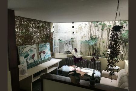 Casa à venda com 4 quartos, 550m² em Jardim Guedala, São Paulo
