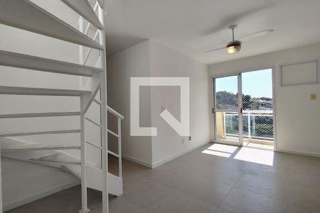 Sala de apartamento para alugar com 4 quartos, 108m² em Pechincha, Rio de Janeiro