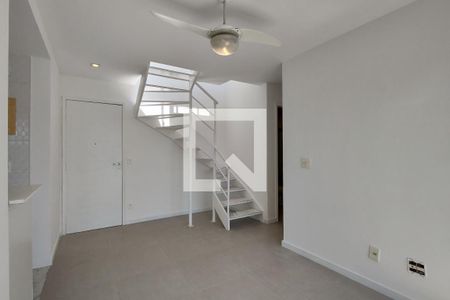 Sala de apartamento para alugar com 4 quartos, 108m² em Pechincha, Rio de Janeiro