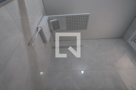 Banheiro de apartamento à venda com 2 quartos, 76m² em Marechal Rondon, Canoas