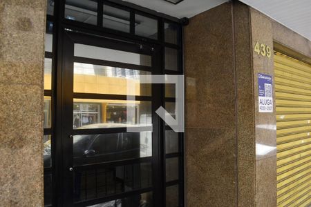 Fachada de apartamento para alugar com 2 quartos, 130m² em Centro, Curitiba