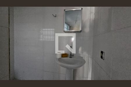 Banheiro de casa para alugar com 1 quarto, 60m² em Penha de França, São Paulo