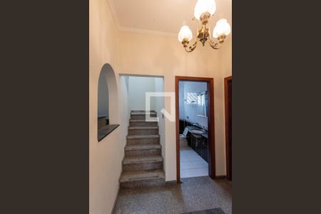 Escada de casa para alugar com 4 quartos, 312m² em Jardim Nova Europa, Campinas