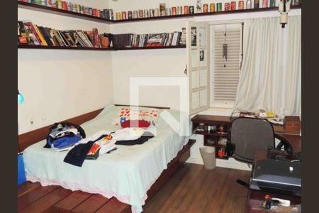 Casa à venda com 4 quartos, 600m² em Granja Julieta, São Paulo