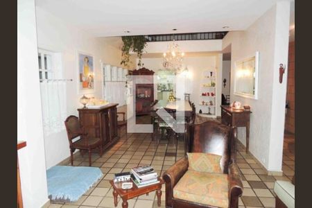 Casa à venda com 4 quartos, 600m² em Granja Julieta, São Paulo