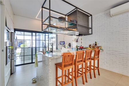 Casa à venda com 3 quartos, 250m² em Santo Amaro, São Paulo