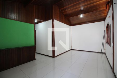 Sala de casa de condomínio à venda com 4 quartos, 600m² em Taquara, Rio de Janeiro