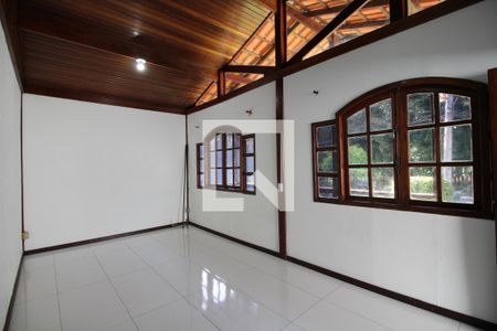 Sala de casa de condomínio à venda com 4 quartos, 600m² em Taquara, Rio de Janeiro