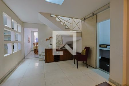 Sala de casa à venda com 4 quartos, 231m² em Caiçaras, Belo Horizonte