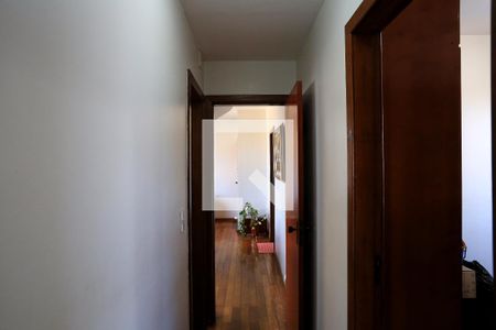 Corredor de apartamento à venda com 3 quartos, 146m² em União, Belo Horizonte