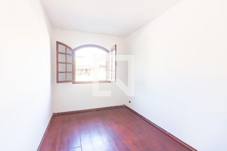 Quarto 2 de casa à venda com 3 quartos, 123m² em Metalúrgicos, Osasco