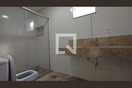 Banheiro de casa para alugar com 2 quartos, 111m² em Jardim Montanhês, Belo Horizonte