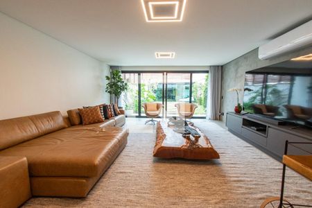 Sala de casa à venda com 3 quartos, 300m² em Vila Mariana, São Paulo