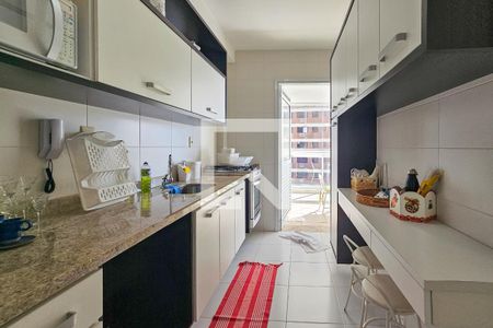 Cozinha de apartamento para alugar com 2 quartos, 99m² em Vila Alzira, Guarujá