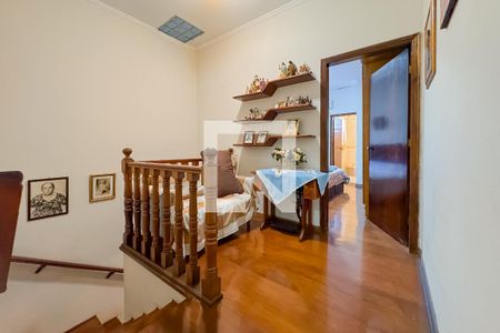 Escada de casa para alugar com 3 quartos, 194m² em Vila Deodoro, São Paulo