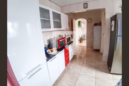 Casa à venda com 3 quartos, 307m² em Parque das Nações, Santo André