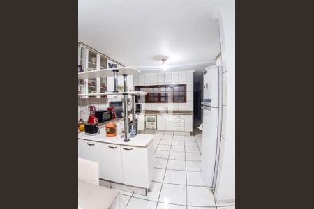 Casa à venda com 3 quartos, 307m² em Parque das Nações, Santo André