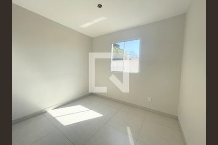 Quarto de apartamento à venda com 2 quartos, 132m² em Santa Monica, Belo Horizonte