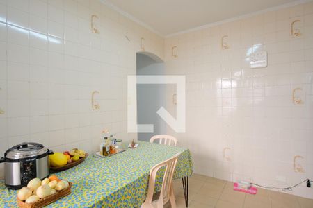 Cozinha  de casa à venda com 3 quartos, 300m² em Vila Carrão, São Paulo