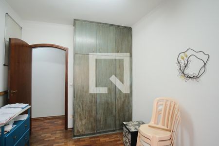 Quarto 2 de casa à venda com 3 quartos, 300m² em Vila Carrão, São Paulo