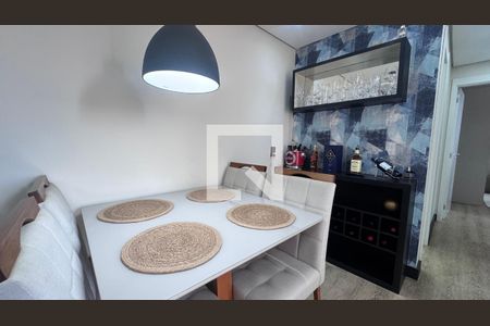 Sala de apartamento à venda com 2 quartos, 55m² em Vila Satúrnia, Campinas