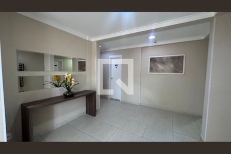 Hall de entrada de apartamento à venda com 2 quartos, 55m² em Vila Satúrnia, Campinas