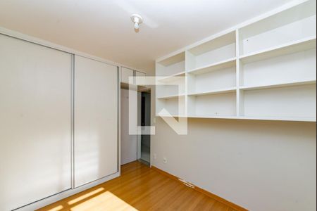 Quarto  de apartamento à venda com 2 quartos, 57m² em João Pinheiro, Belo Horizonte