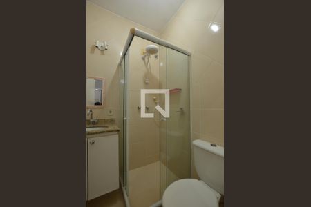 Banheiro da Suíte de casa de condomínio para alugar com 2 quartos, 68m² em Jacarepaguá, Rio de Janeiro
