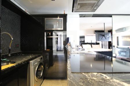 Sala/Cozinha de apartamento à venda com 1 quarto, 100m² em Vila Nova Conceição, São Paulo