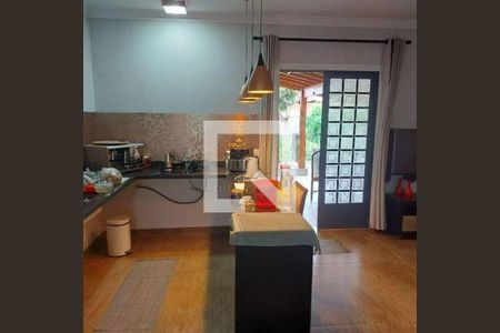 Casa à venda com 8 quartos, 1000m² em Itaberaba, São Paulo