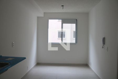 Sala/Cozinha de apartamento à venda com 1 quarto, 24m² em Parque Industrial Tomas Edson, São Paulo