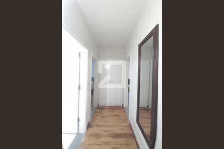 Corredor de apartamento à venda com 2 quartos, 90m² em Swift, Campinas