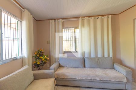 Sala de casa à venda com 4 quartos, 220m² em Fátima, Canoas