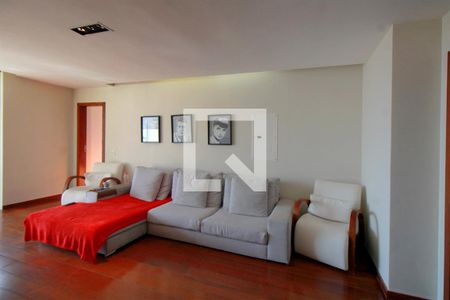 Sala de Estar de casa à venda com 3 quartos, 720m² em Mangabeiras, Belo Horizonte